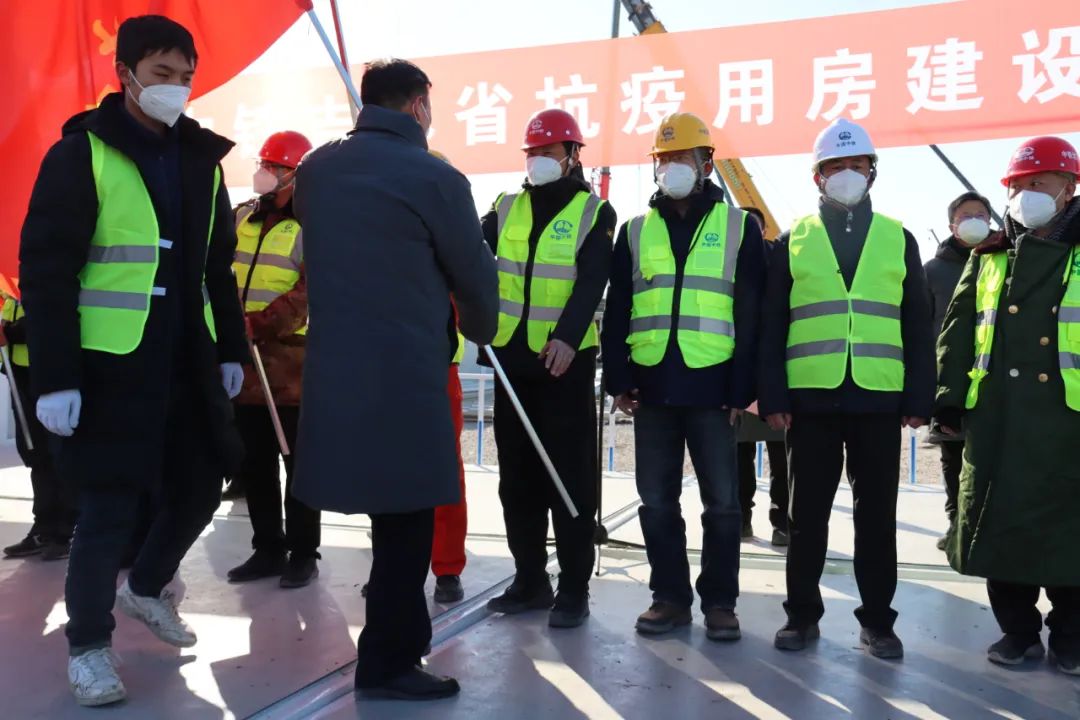 光明日?qǐng)?bào)：黨員先鋒隊(duì)奮戰(zhàn)在疫情防控一線