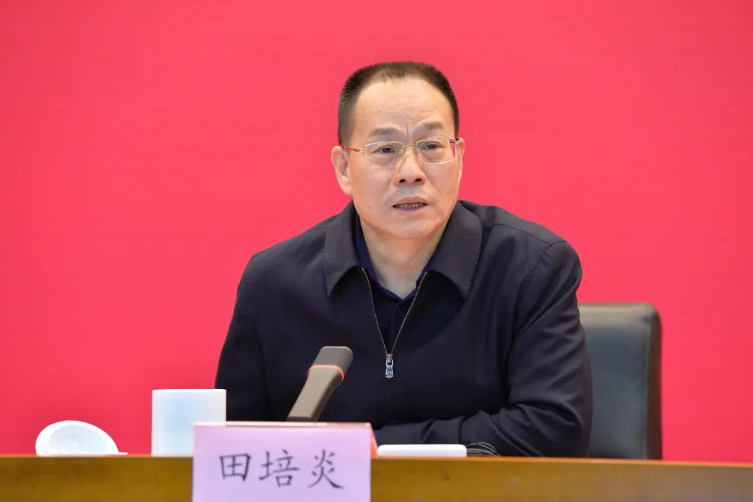 學(xué)習(xí)貫徹黨的二十大精神中央宣講團(tuán)報(bào)告會(huì)在國資國企系統(tǒng)舉行