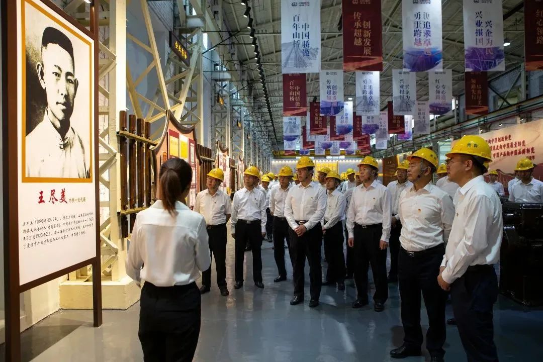 喜訊！中鐵工業(yè)再獲黨建優(yōu)秀和四好班子兩項(xiàng)殊榮