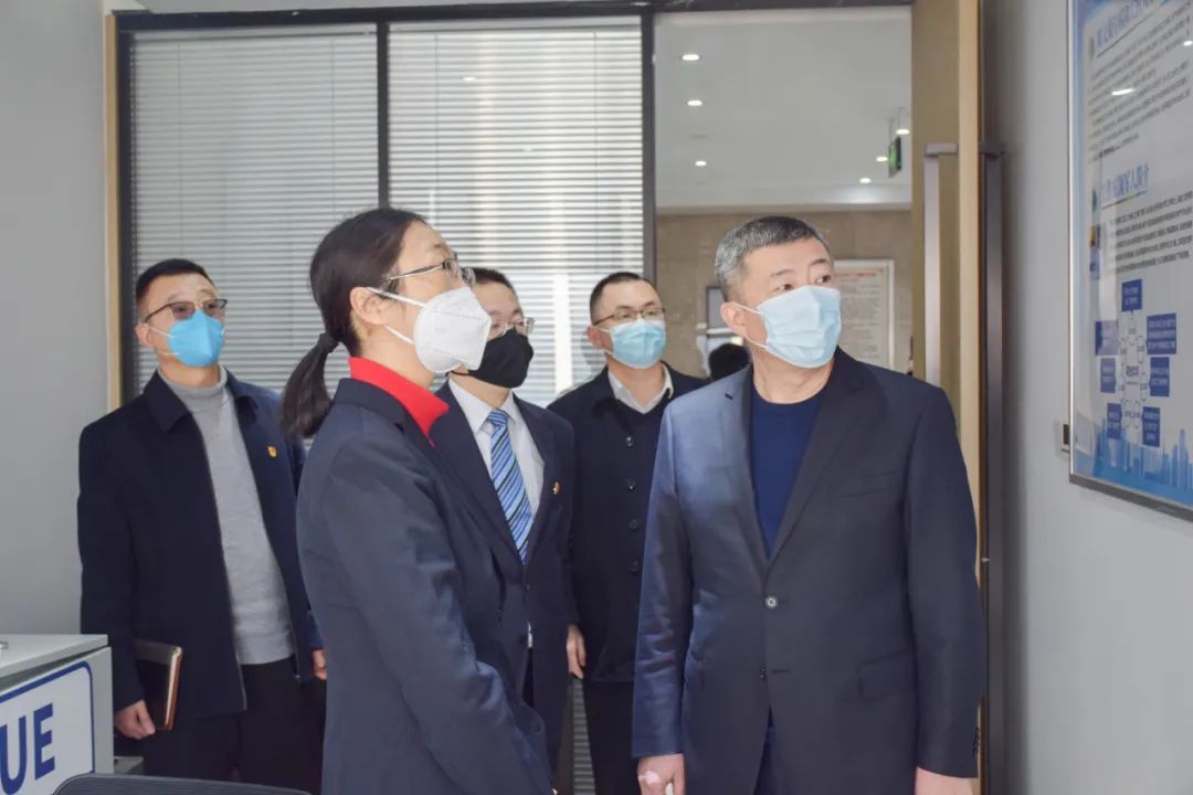 冬送溫暖 情系職工 ‖ 張威到中鐵工服調(diào)研并慰問一線員工