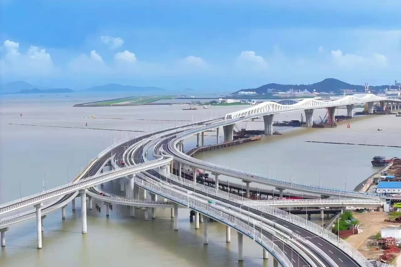澳門大橋正式通車，“四橋飛架”助澳騰飛