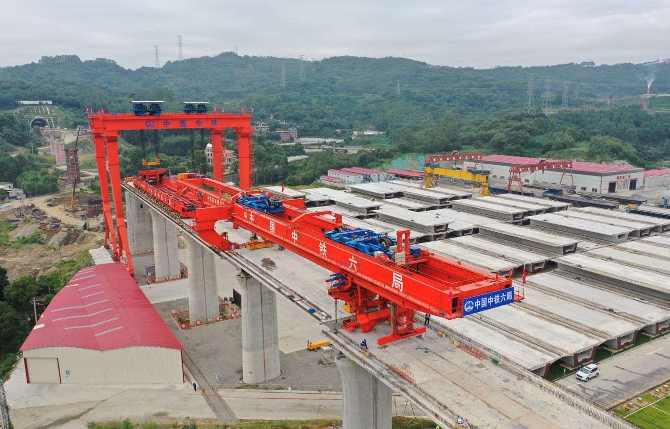 世界首臺(tái)40米跨1000噸架運(yùn)設(shè)備