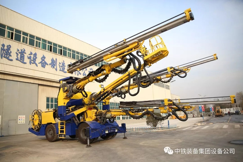 隧道施工神器———中鐵裝備三臂鑿巖臺(tái)車