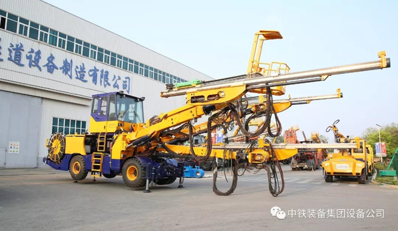 隧道施工神器———中鐵裝備三臂鑿巖臺(tái)車