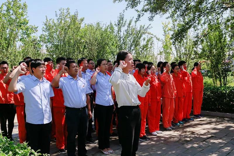 從黨的一大代表王盡美到黨的十九大代表王中美，中鐵工業(yè)人這樣傳承初心