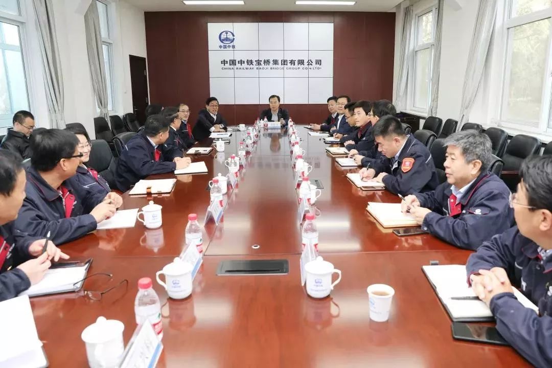公司黨委書(shū)記、董事長(zhǎng)易鐵軍調(diào)研中鐵寶橋
