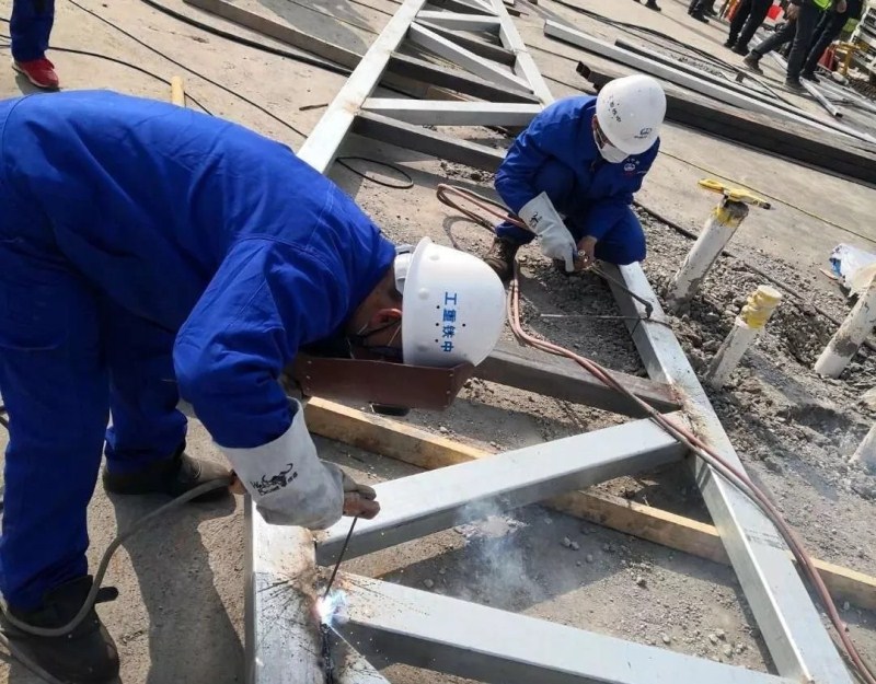 中鐵工業(yè)旗下中鐵重工馳援火神山醫(yī)院建設(shè)